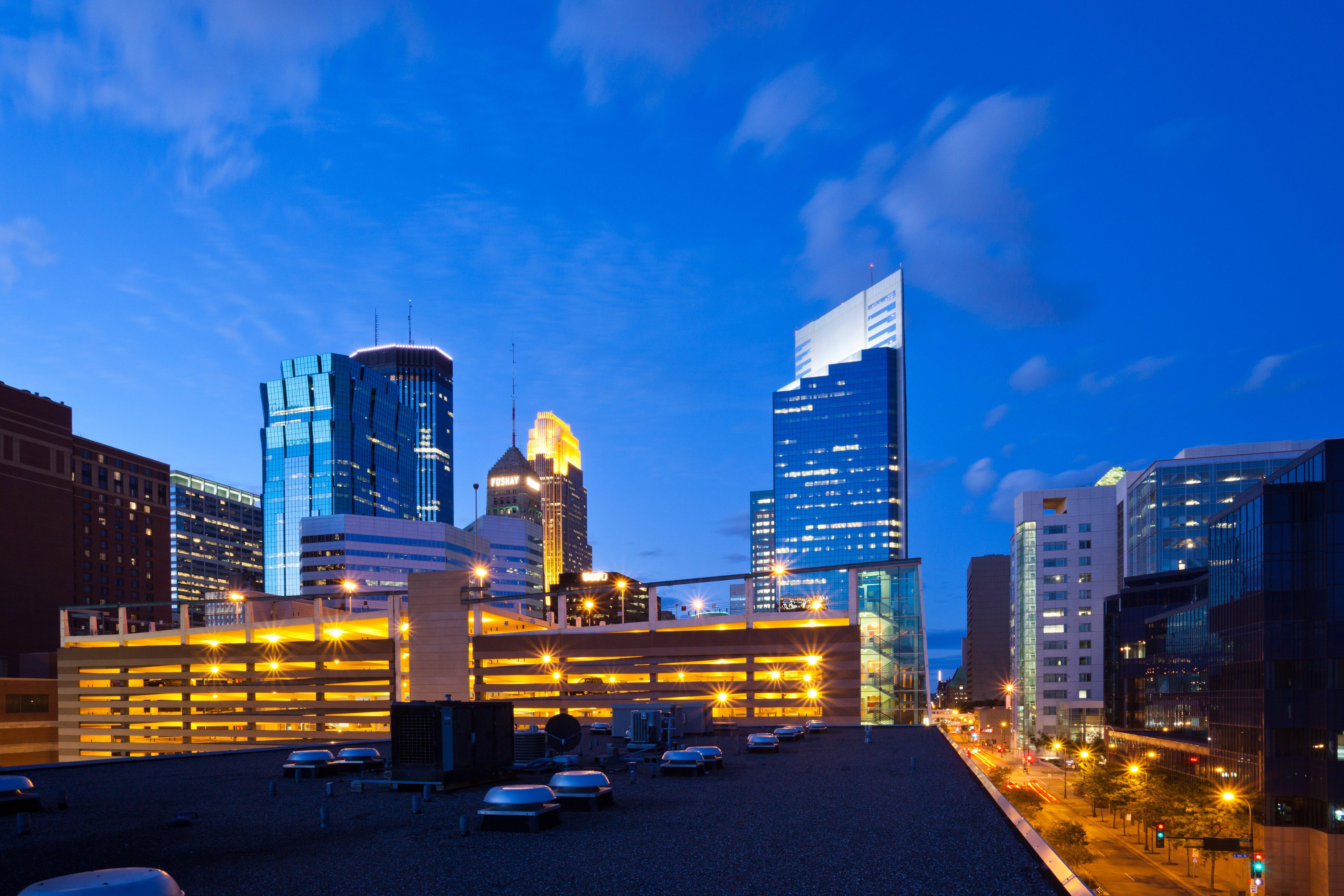 Holiday Inn Express Hotel & Suites Minneapolis-Downtown Convention Center By Ihg Exterior foto