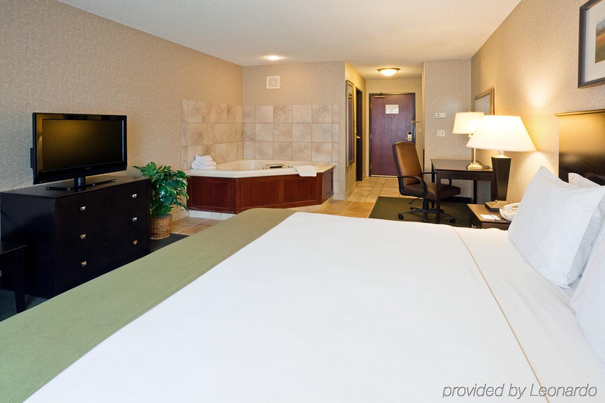 Holiday Inn Express Hotel & Suites Minneapolis-Downtown Convention Center By Ihg Exterior foto